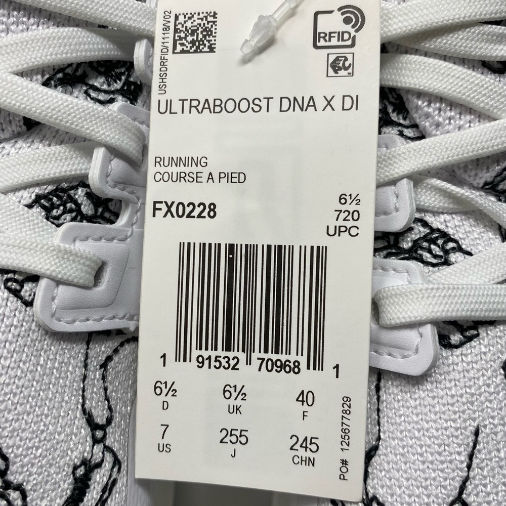 ADIDAS Ultraboost DNA x Disney Sneaker Youth Size 7, Women’s Size 8 in White - Picture 12 of 13